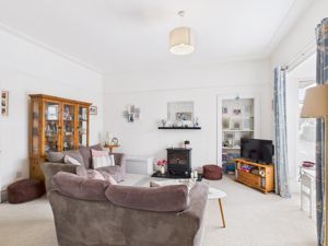 Living area- click for photo gallery